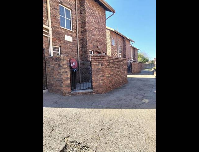 3 BEDROOM DUPLEX FOR SALE IN BIRCHLEIGH NORTH